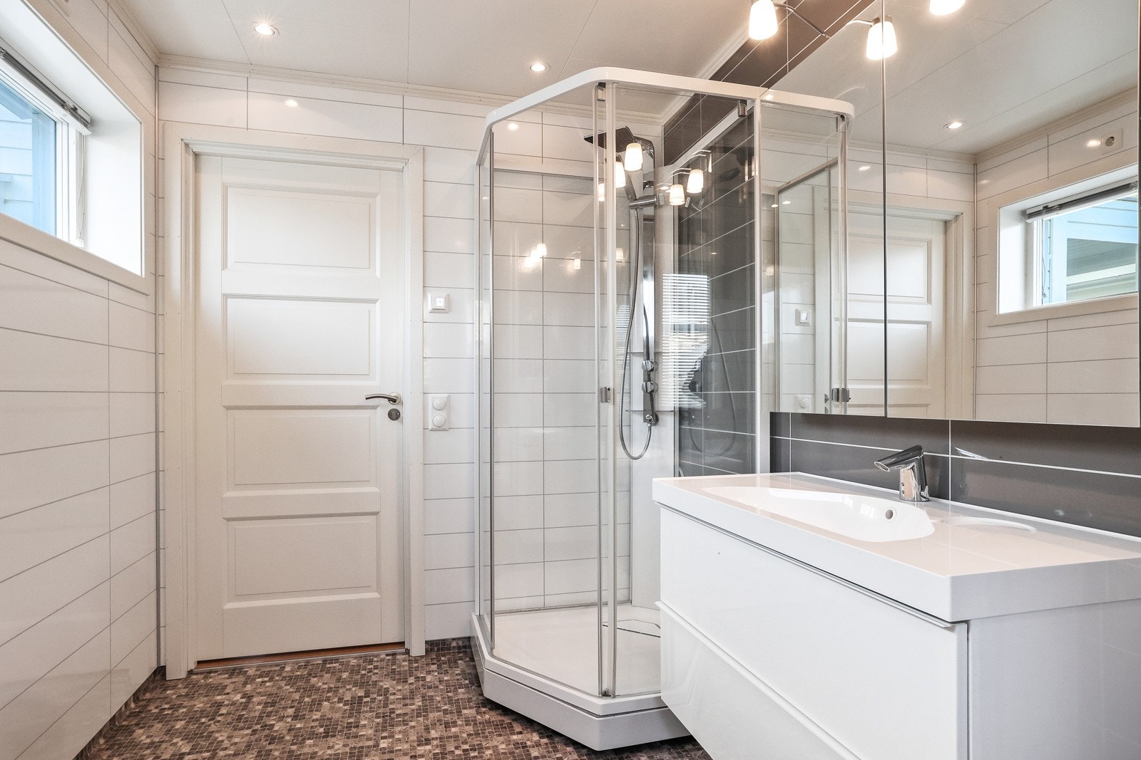 Bad i hovedetasje Galleribilde