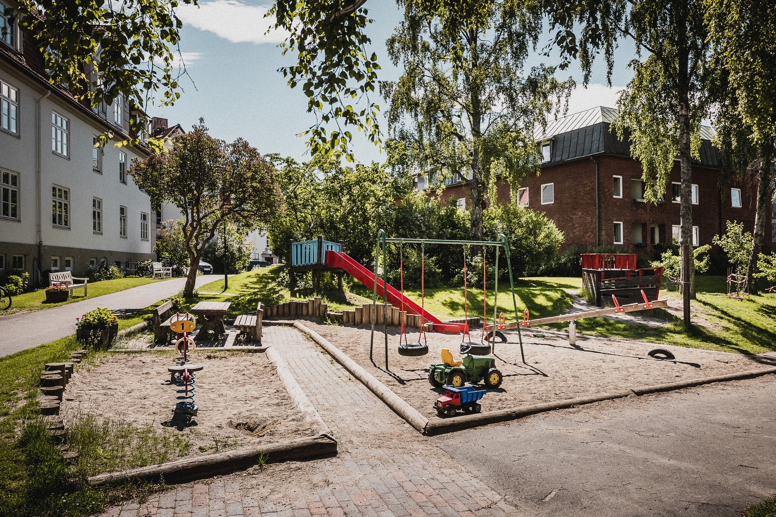 Flott lekeplass til glede for de yngre beboerne. Galleribilde