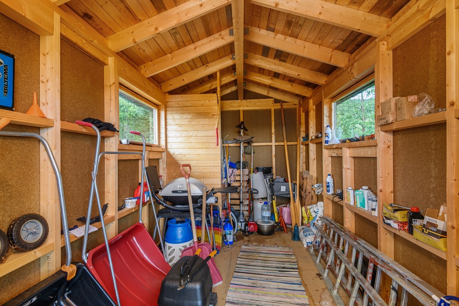 Frittstående uthus er uisolert Galleribilde