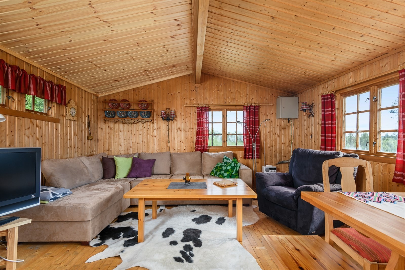 Det er gode muligheter for møblering av større sittegrupper Galleribilde