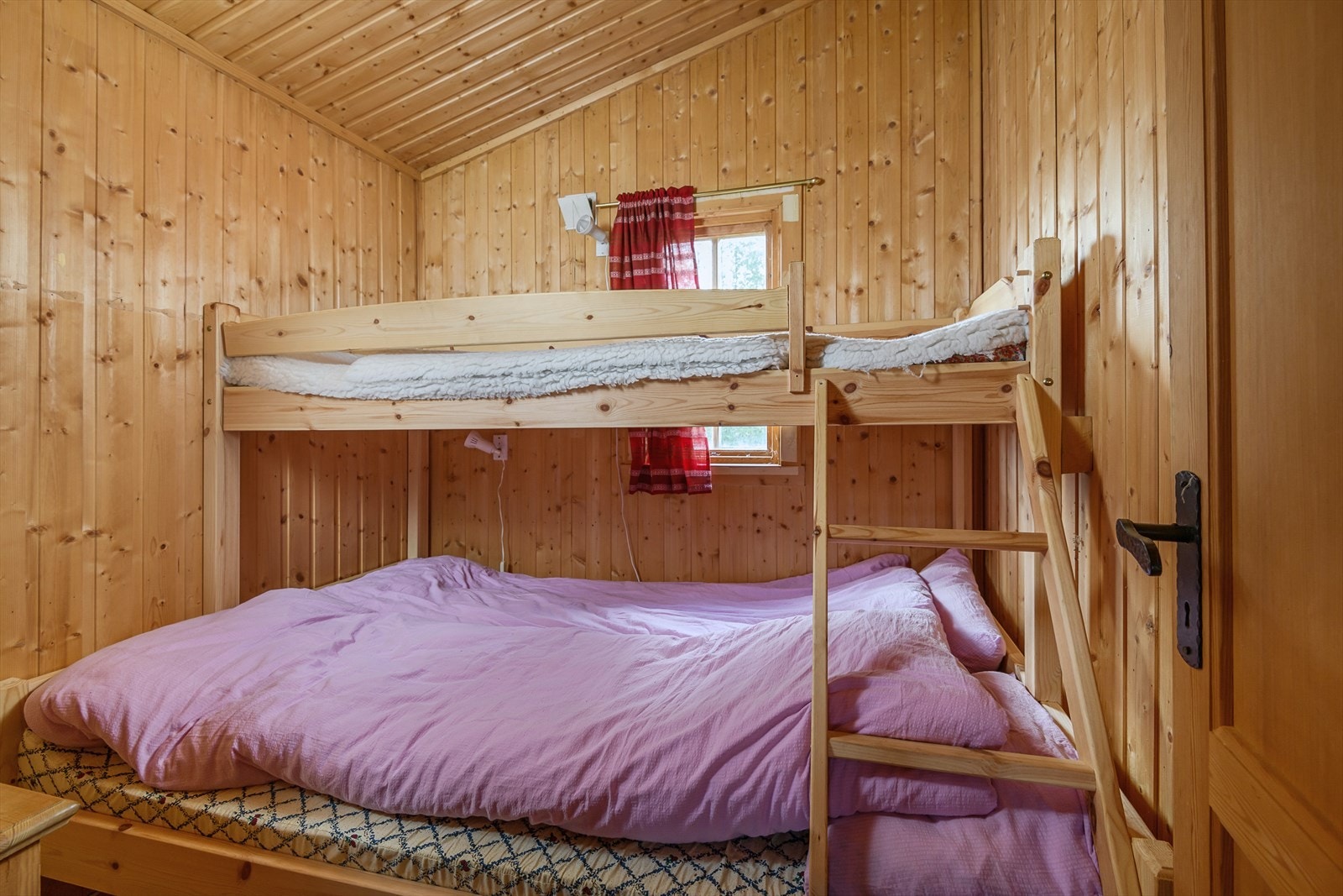 Soverom II med familiekøyeseng Galleribilde