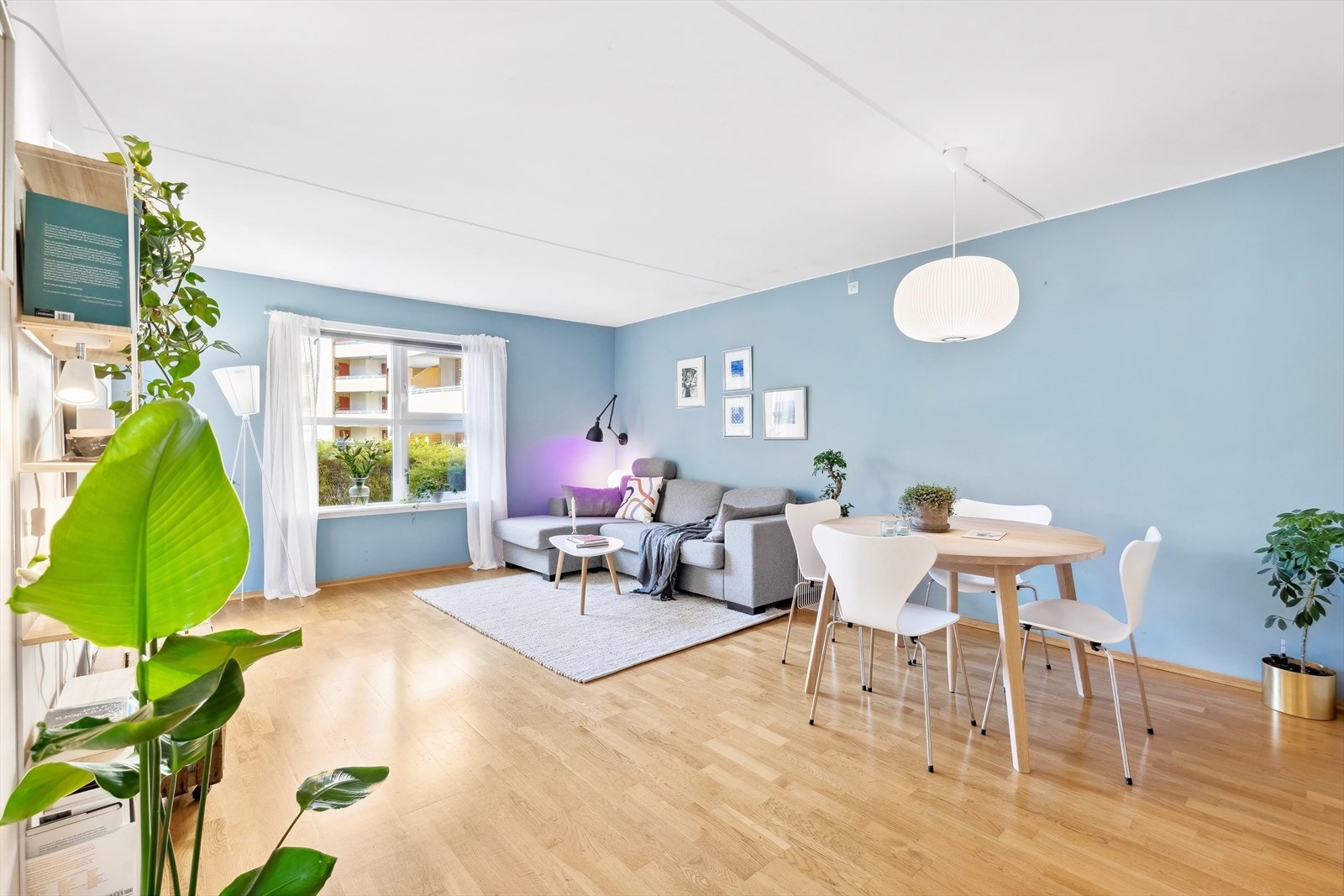 Leiligheten er romslig med meget god romfordeling. Galleribilde