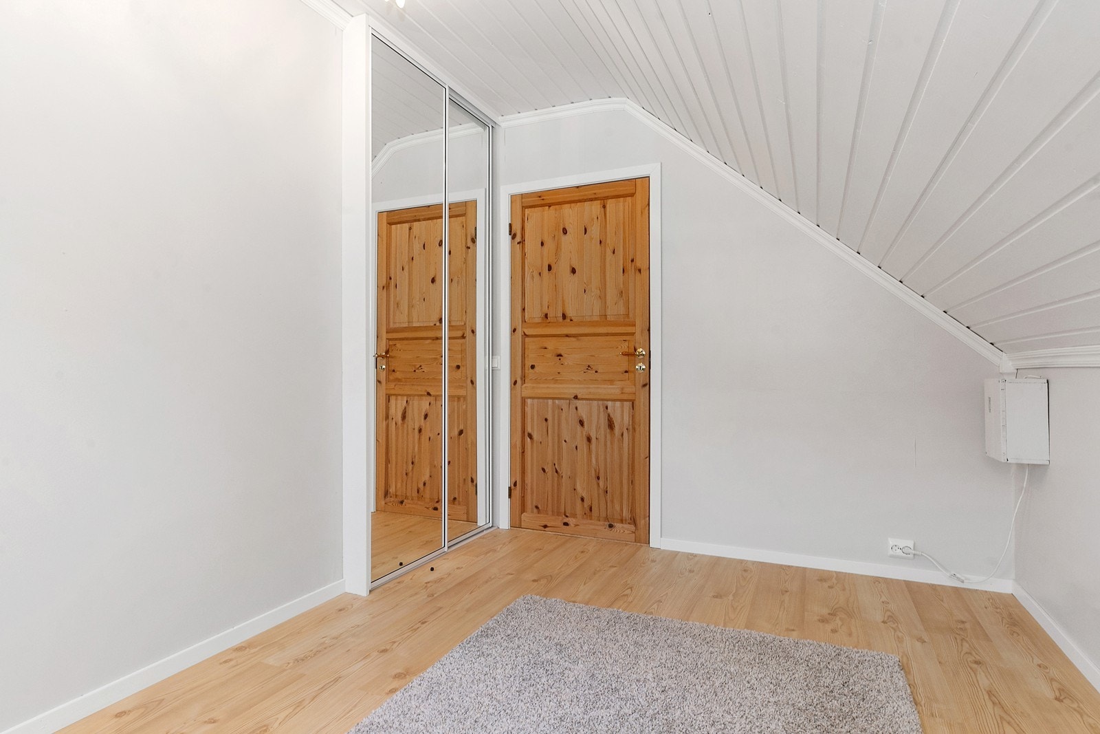 Integrert skyvedørsgarderobe Galleribilde