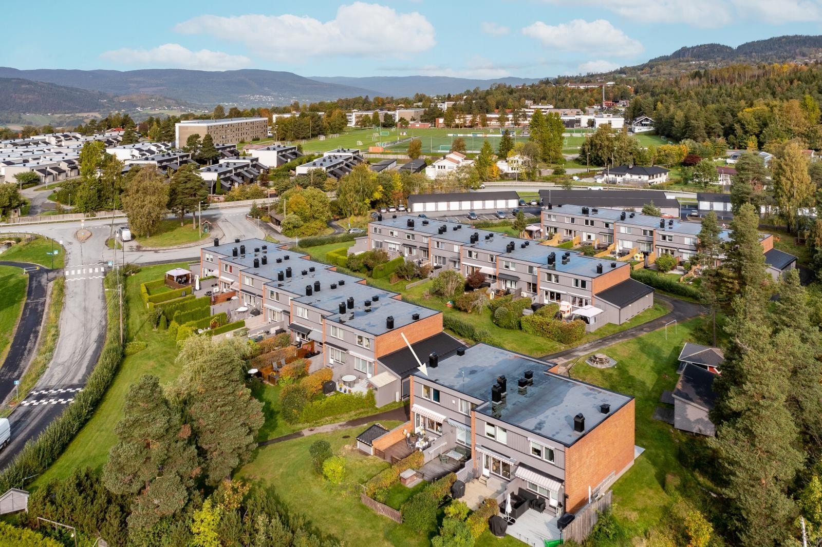 Her har man optimale solforhold hvor lange sommerdager kan nytes fra formiddag til sen kveld. Galleribilde