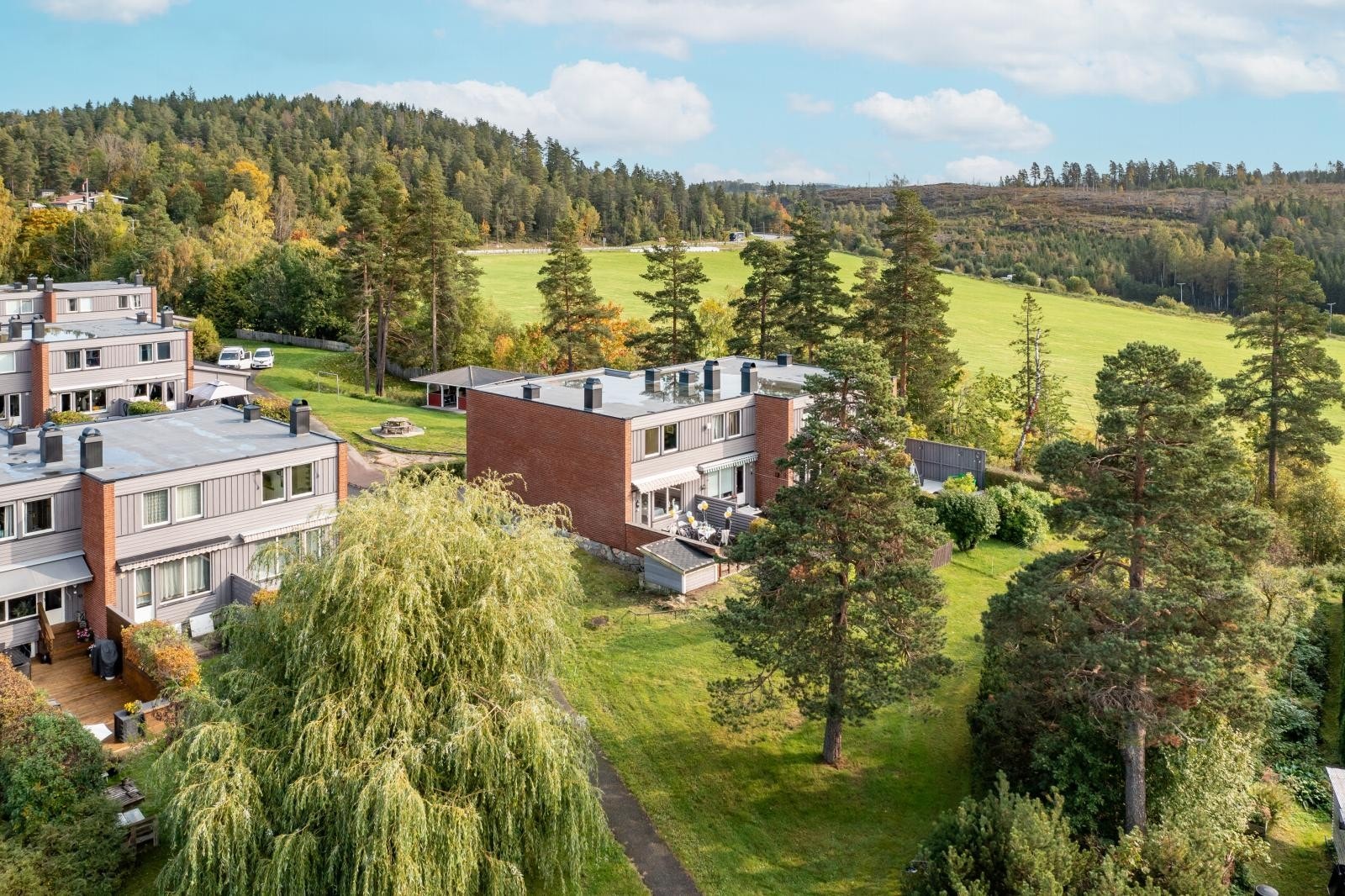 Dette er en fantastisk mulighet for å skape ditt drømmehjem med rolig og idyllisk beliggenhet på Tranby. Velkommen! Galleribilde