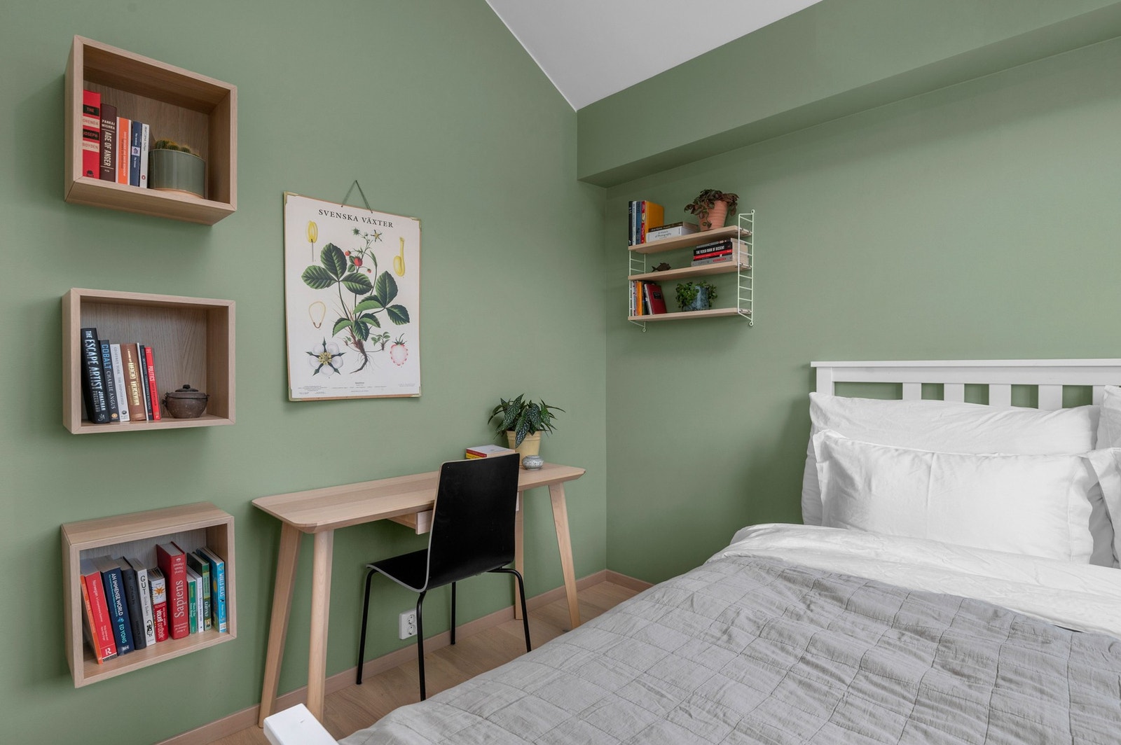 God plass til dobbeltseng og kontorplass her. Galleribilde