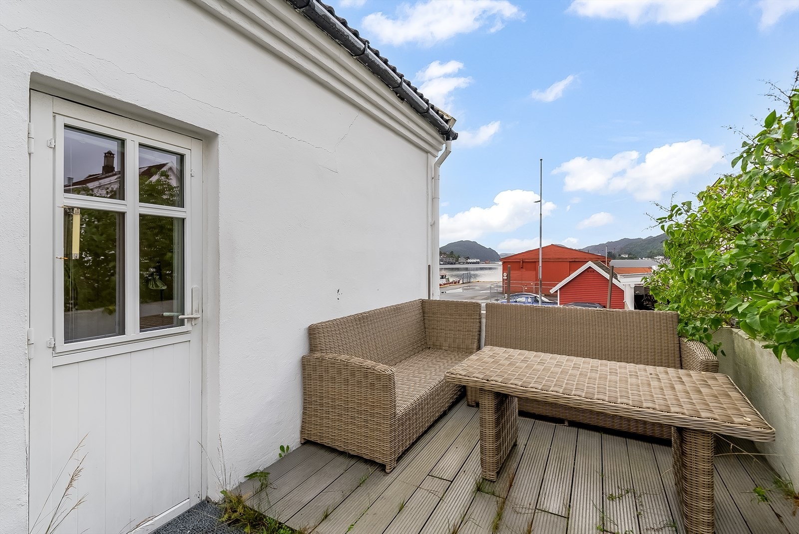 Direkte utgang fra spisestua til terrassen Galleribilde