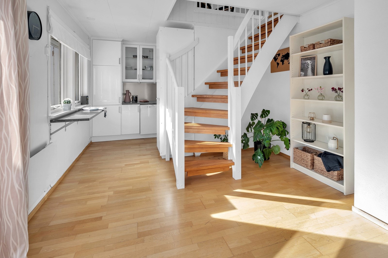 Trapp til innredet loft Galleribilde