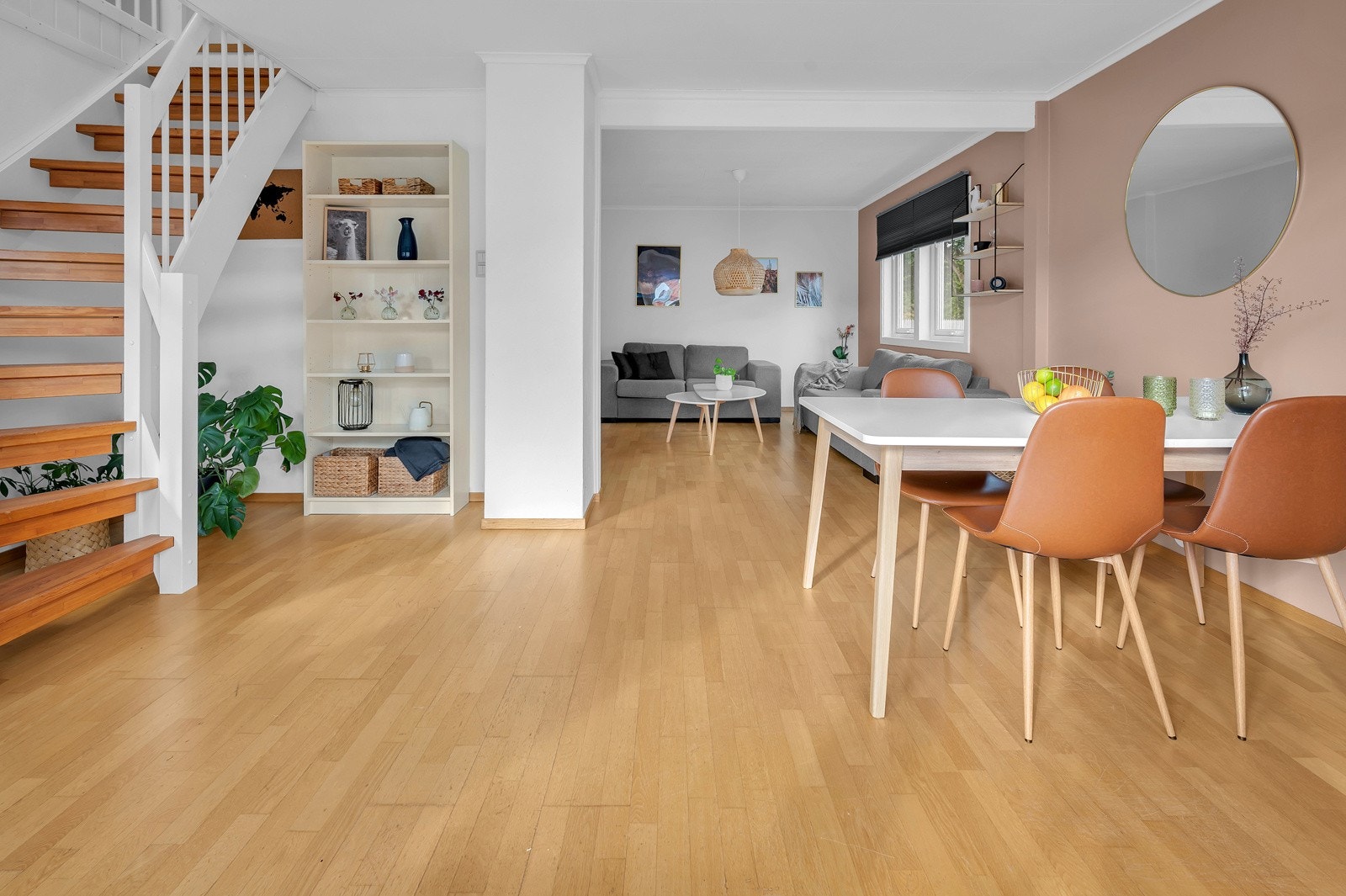 Lyst og delikat stue Galleribilde