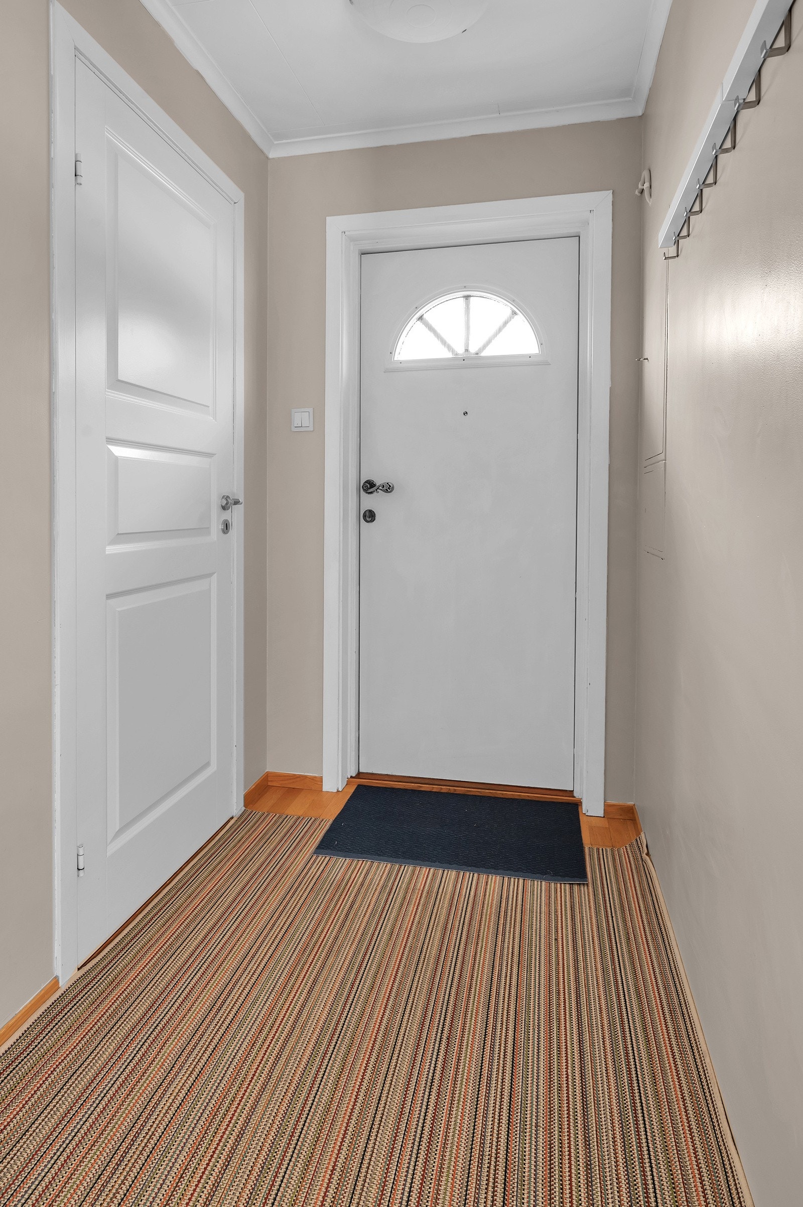 Entrè 1 etg. Galleribilde