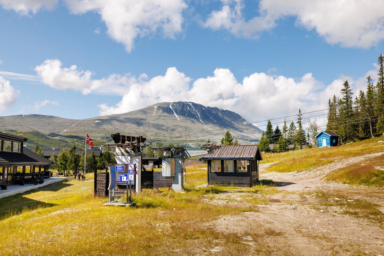 Enkel tilgang til et eldorado av alpinbakker i Gausta-området. Galleribilde