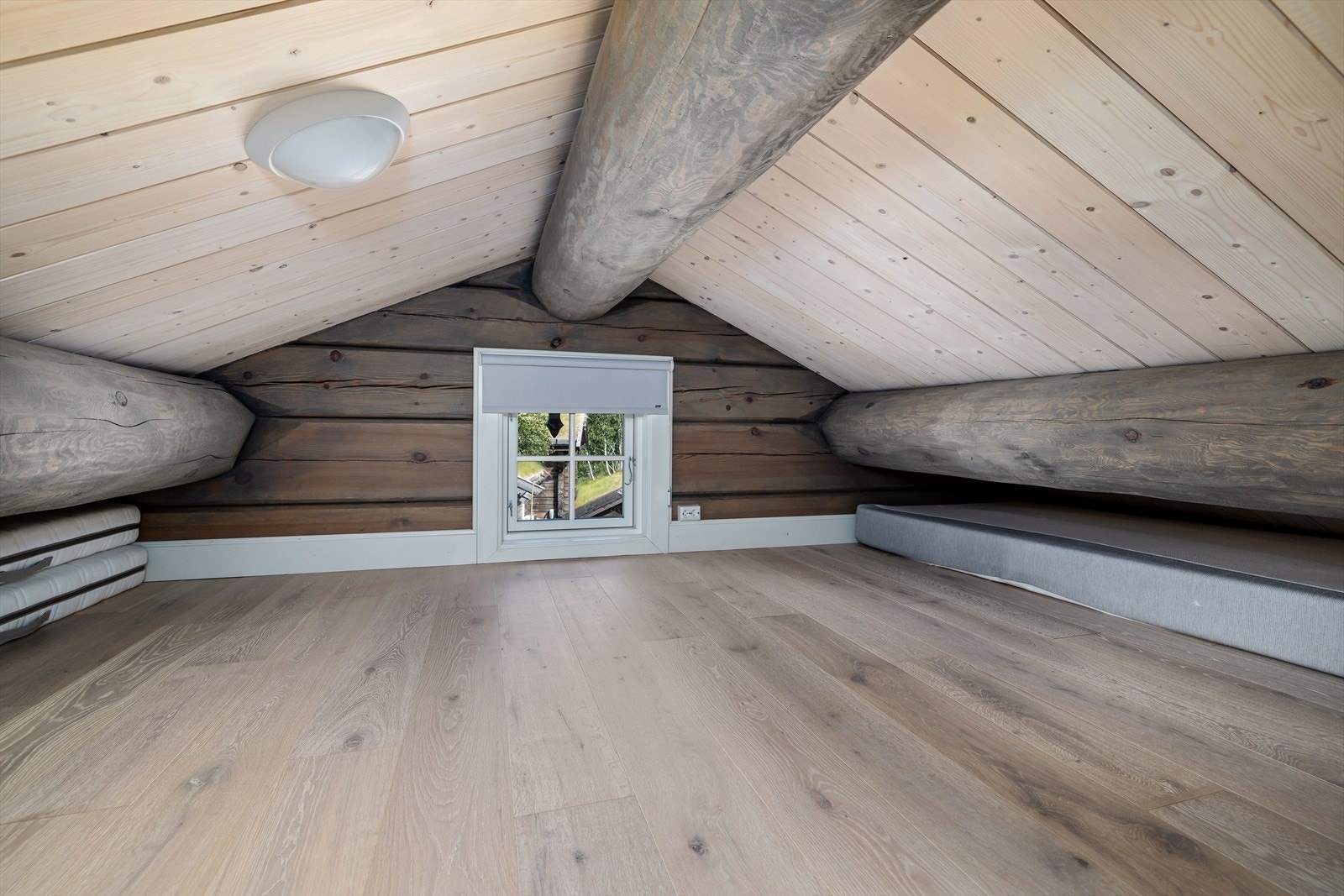 Lagringsmuligheter på loft. Galleribilde