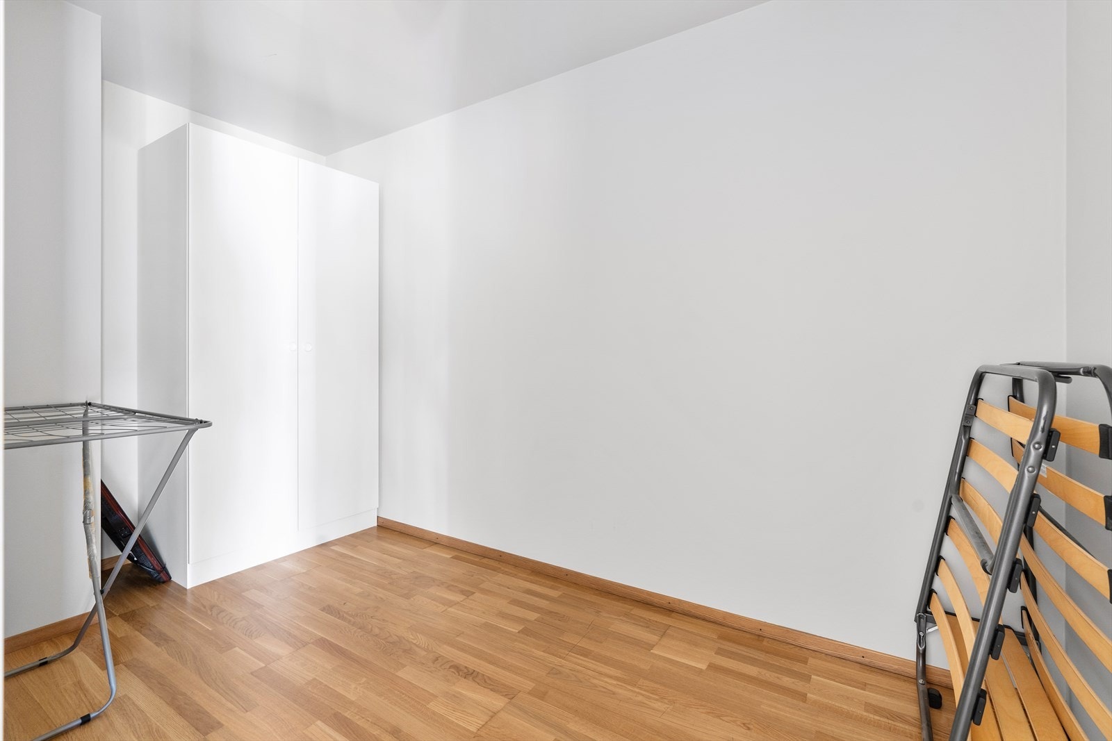 Romslig bod Galleribilde