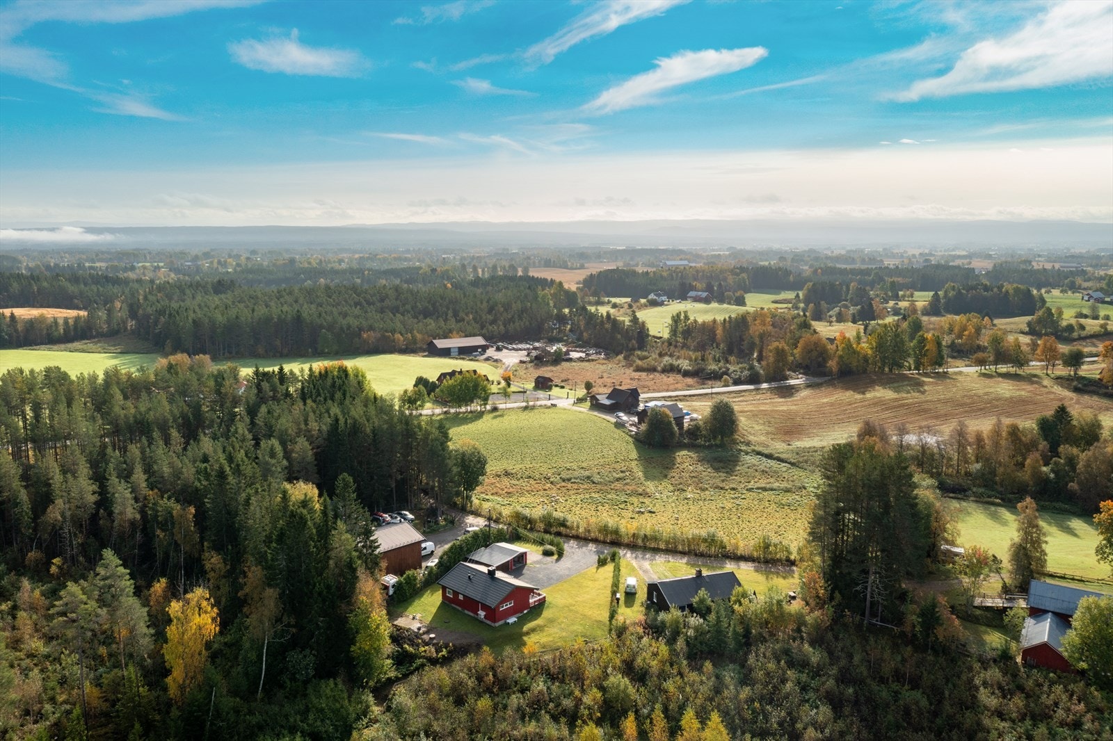 Meget barnevennlige og rolige omgivelser rundt eiendommen. Galleribilde