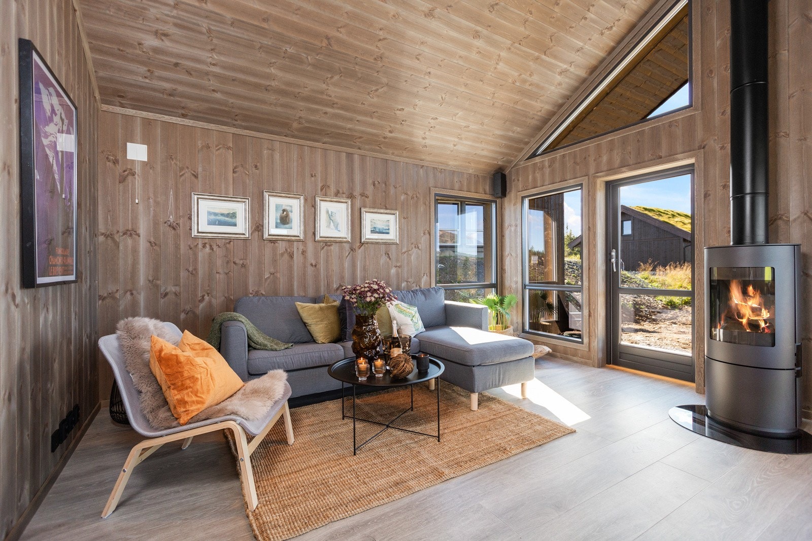 En effektiv peisovn bidrar med god varme på kalde vinterdager Galleribilde