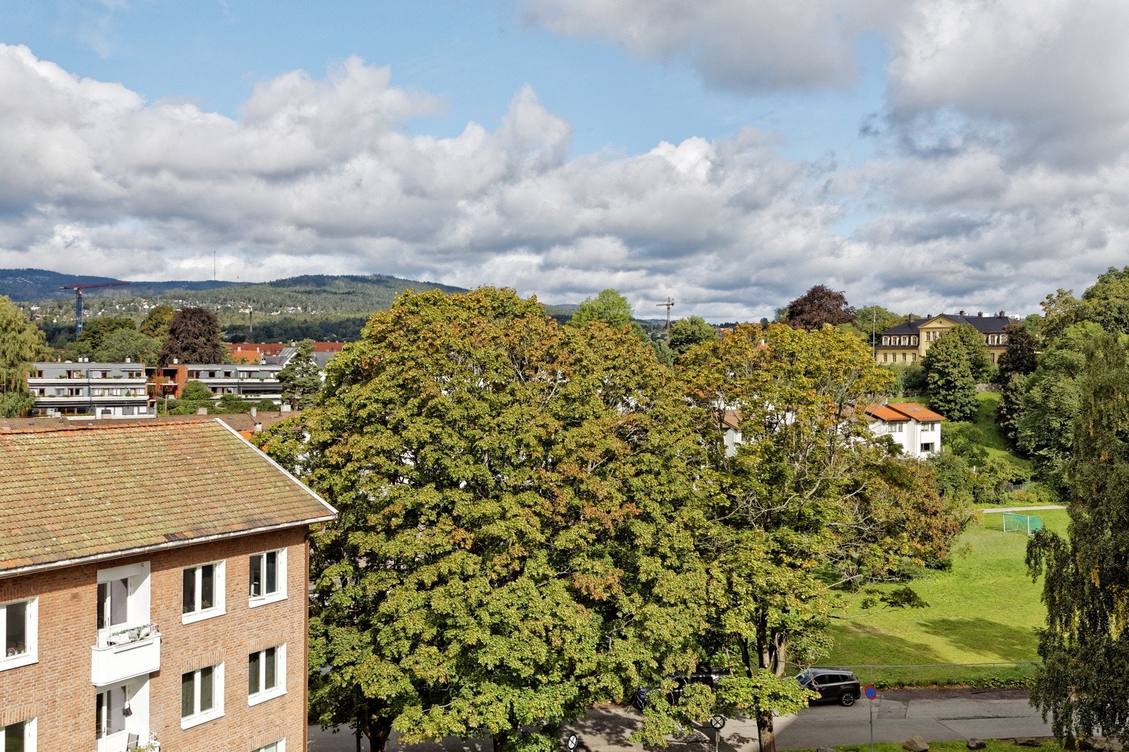 Utsyn fra balkongen sin nordlige side. Galleribilde