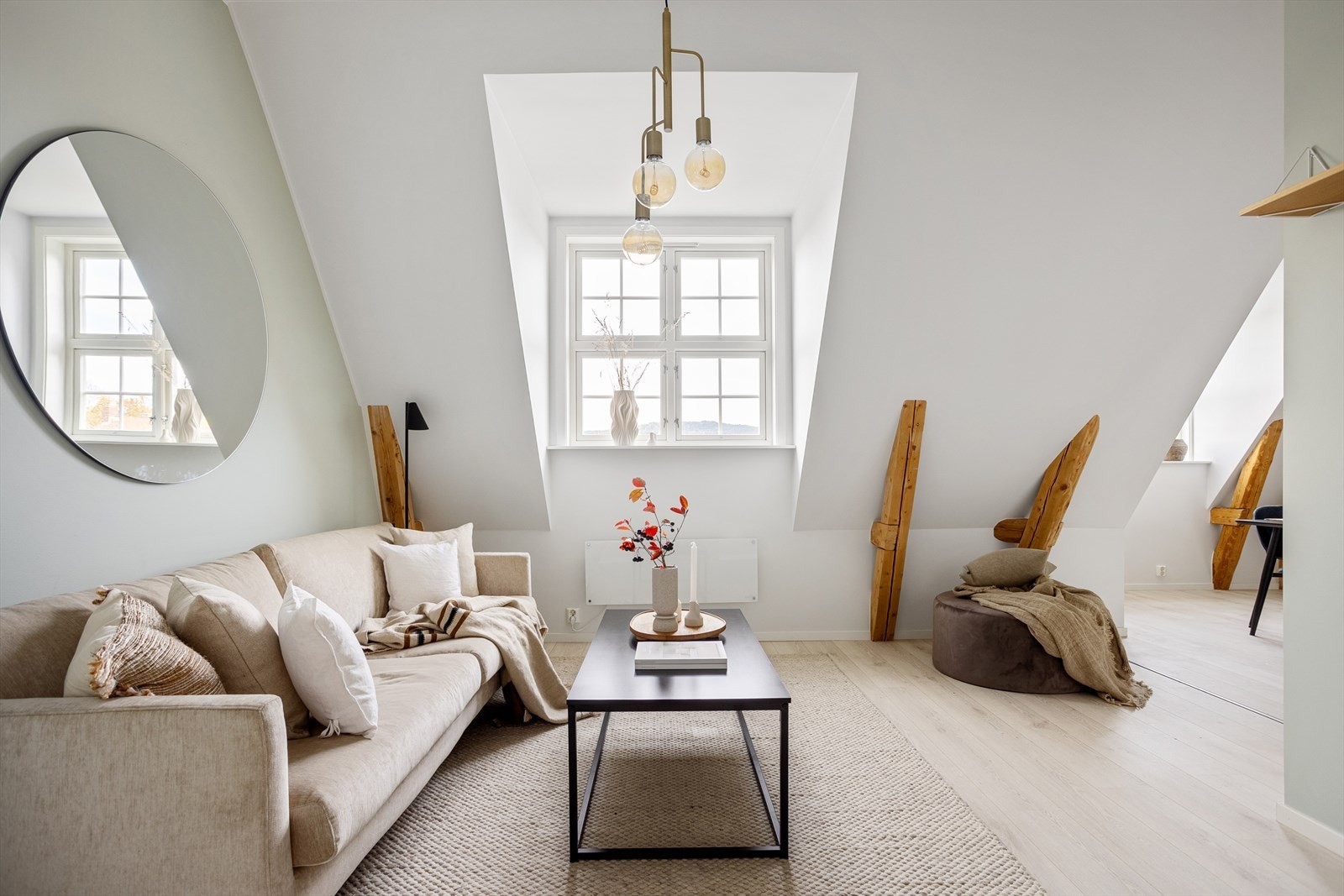 Planløsningen er meget godt utnyttet, og passer ypperlig for mennesker i alle aldre og livsfaser. Galleribilde