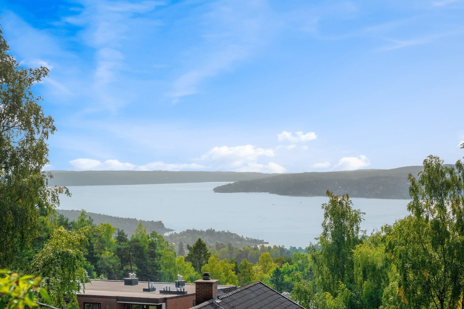 Uslåelig utsikt mot fjorden Galleribilde