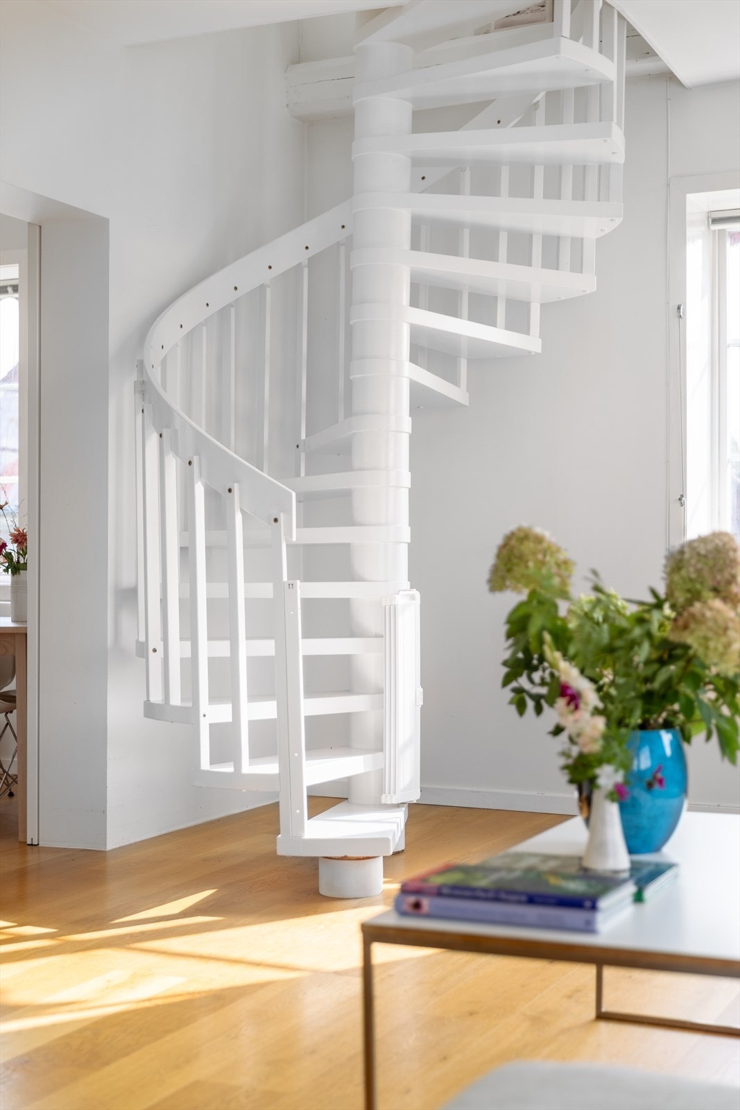 Detaljer | Videre kommer man opp til boligens loftsetasje. Galleribilde