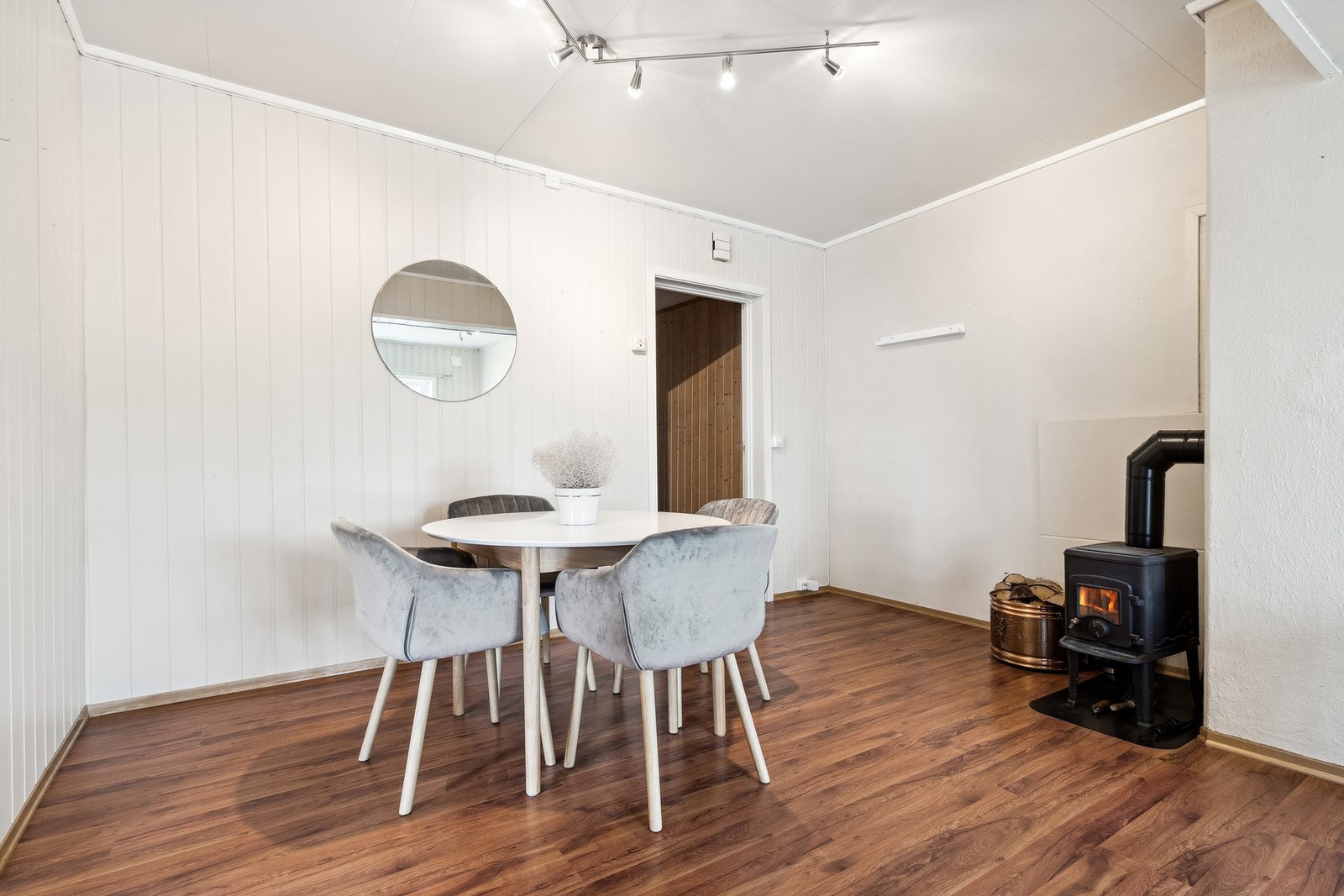 En trivelig leilighet med fine overflater. Galleribilde