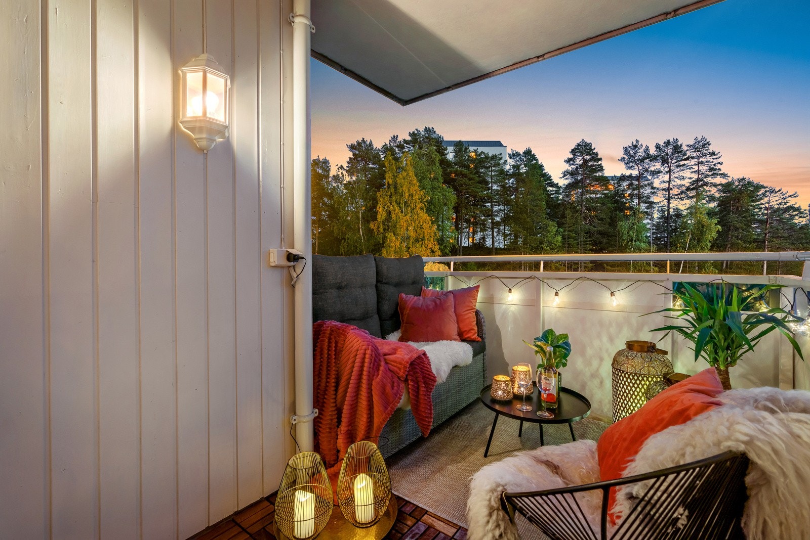 Perfekt sittekrok hvor man kan nyte både utsikt og koselige kvelder med solnedgang. Galleribilde