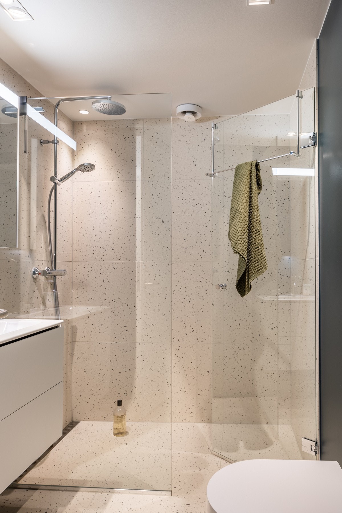 Stilrent bad tilknyttet 2. etasje. Galleribilde