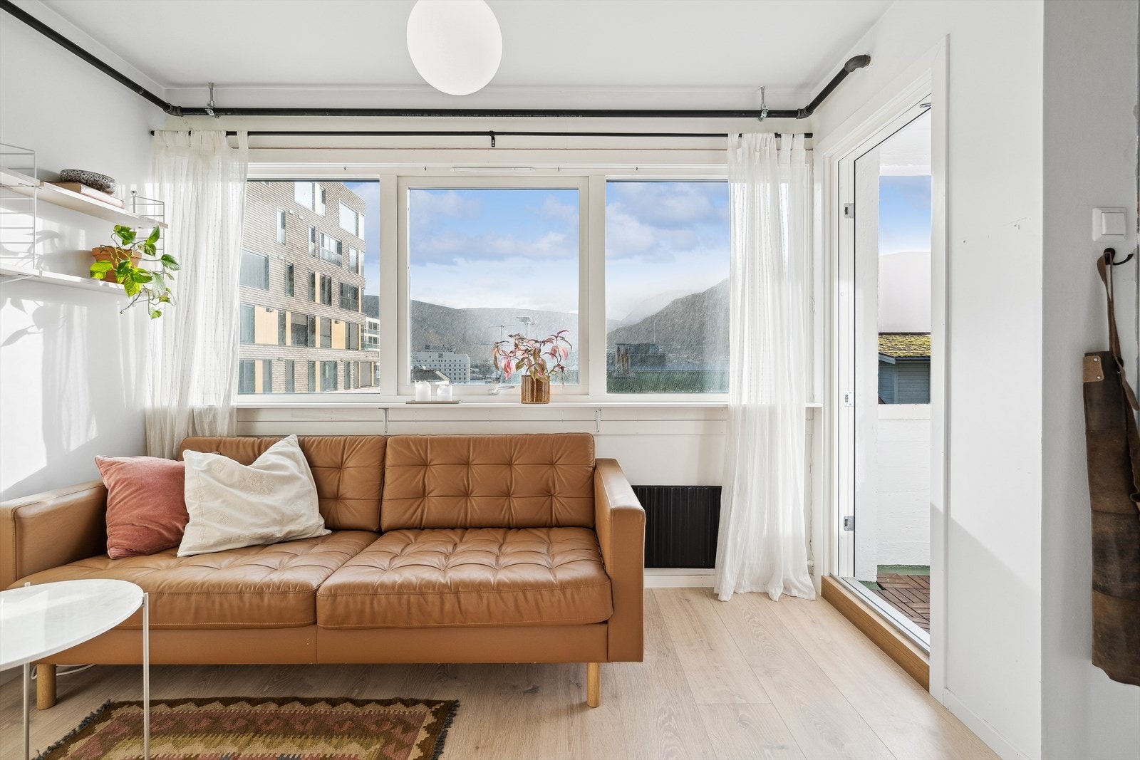 Flott og arealeffektiv 1-roms andelsleilighet i første etasje. Galleribilde