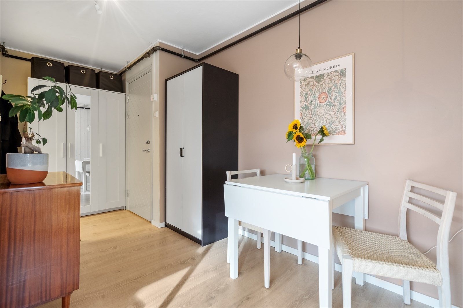 Det er også rom for egen spiseplass. Galleribilde