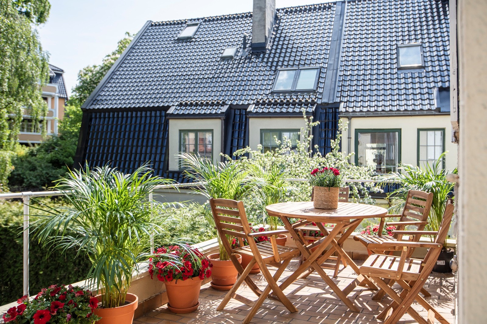 Solrik terrasse på totalt 12 kvm Galleribilde