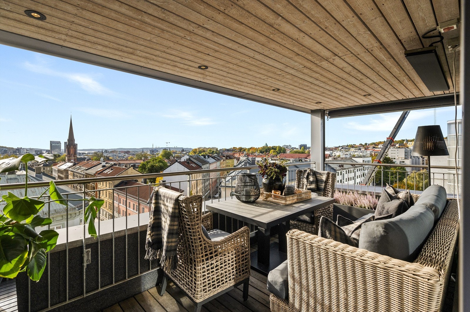 Denne leiligheten har en særlig god intern beliggenhet, med fritt utsyn mot syd og vest. Galleribilde