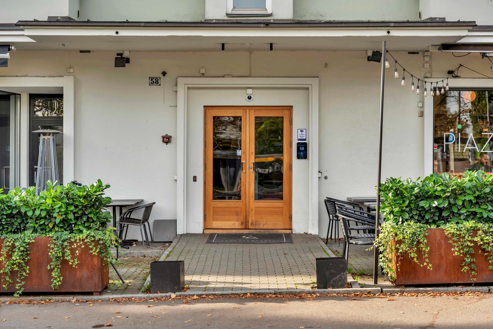 Felles inngangsparti. Galleribilde