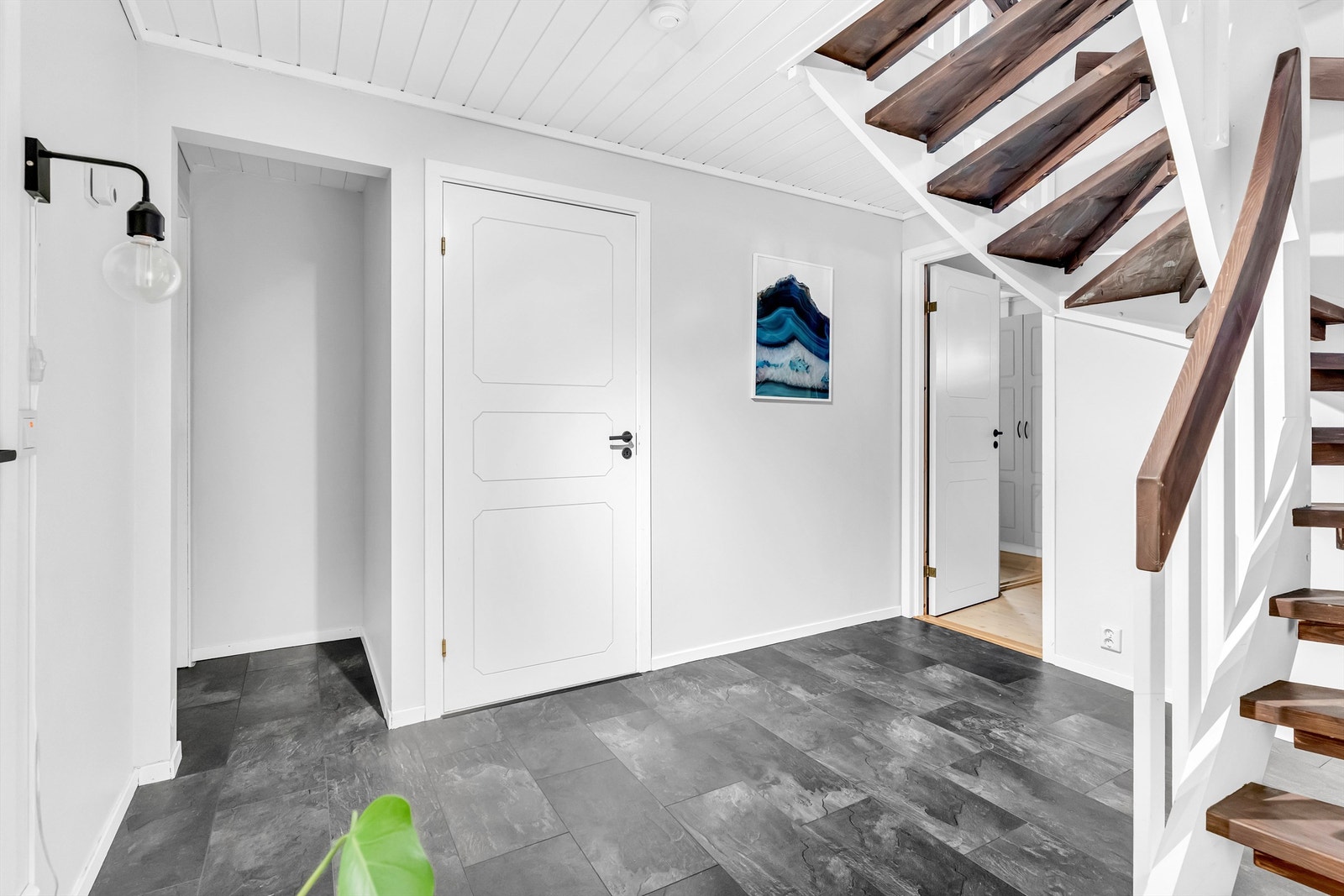 Kjelleren er stor og innholdsrik. Galleribilde