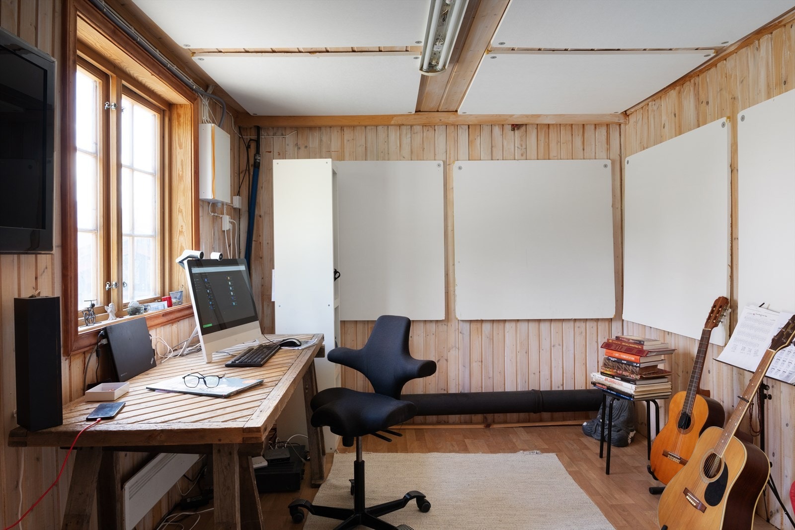 Rom innredet som kontor. Galleribilde