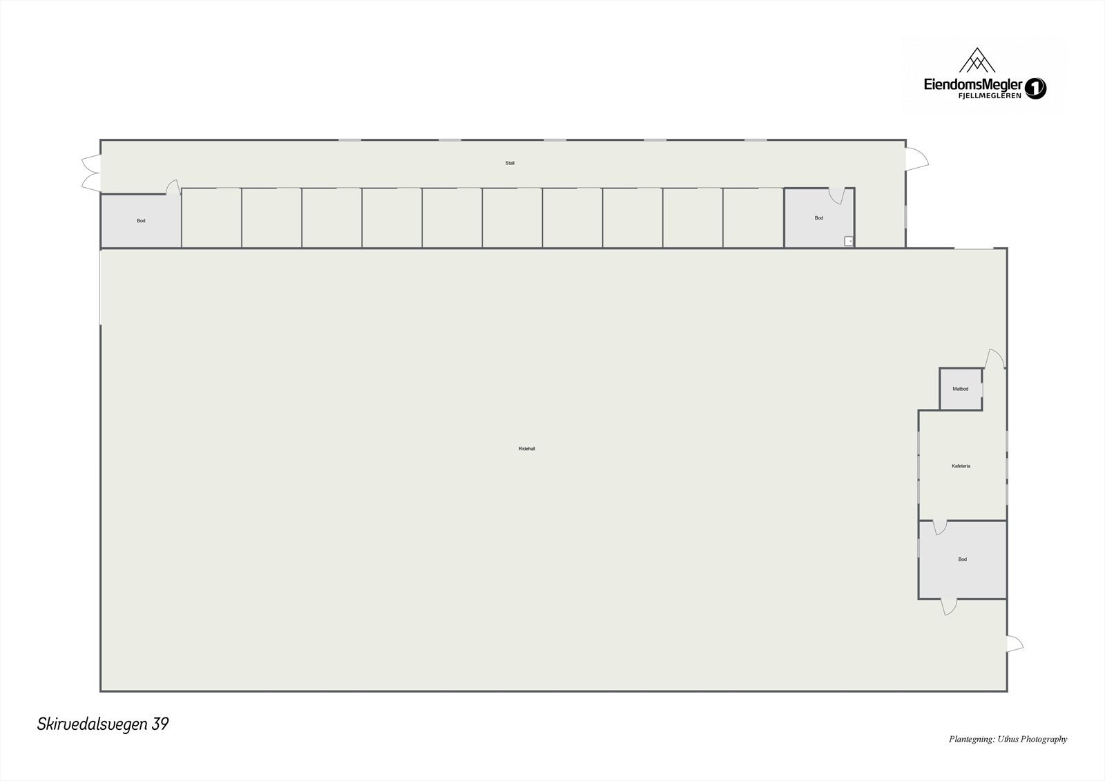 Plantegning ridehall med 10 stallplasser, boder, oppholdsrom, salrom. Galleribilde