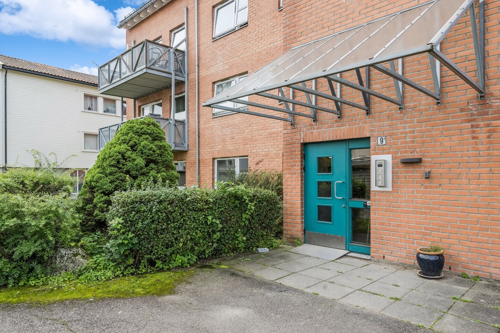 Inngangsparti med callinganlegg Galleribilde