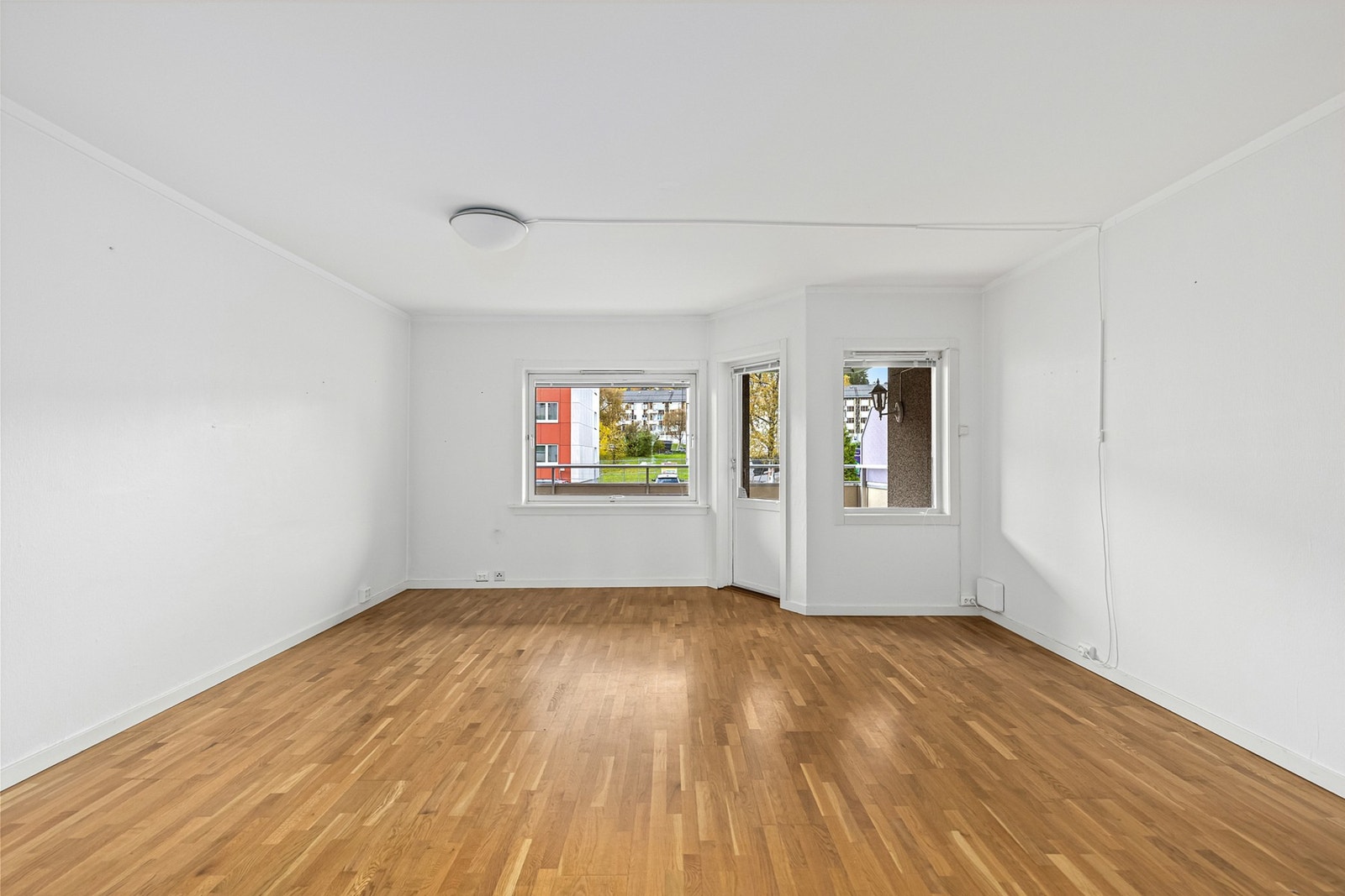 Velkommen til Gamle Oslovei 12, presentert av EiendomsMegler 1 ved Magnus Rostad. Galleribilde