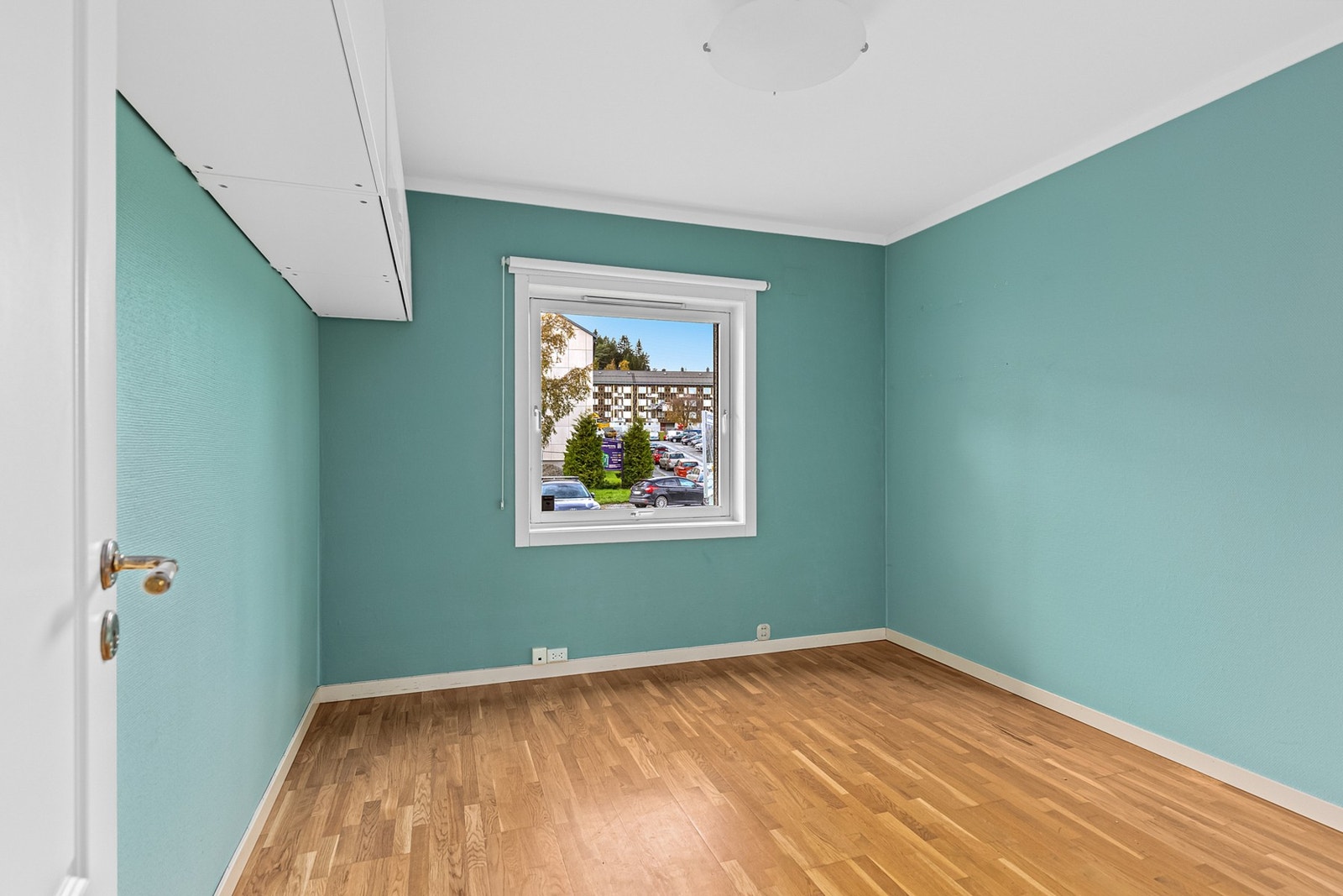 Leilighetens andre soverom er 9,8 kvm og vender ut mot fellesareal. Galleribilde