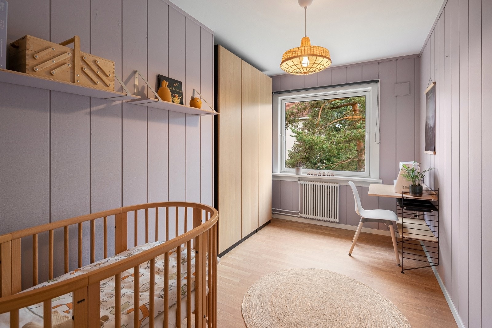 Soverom 2 har god plass til seng, kommode, garderobe e.l. Galleribilde