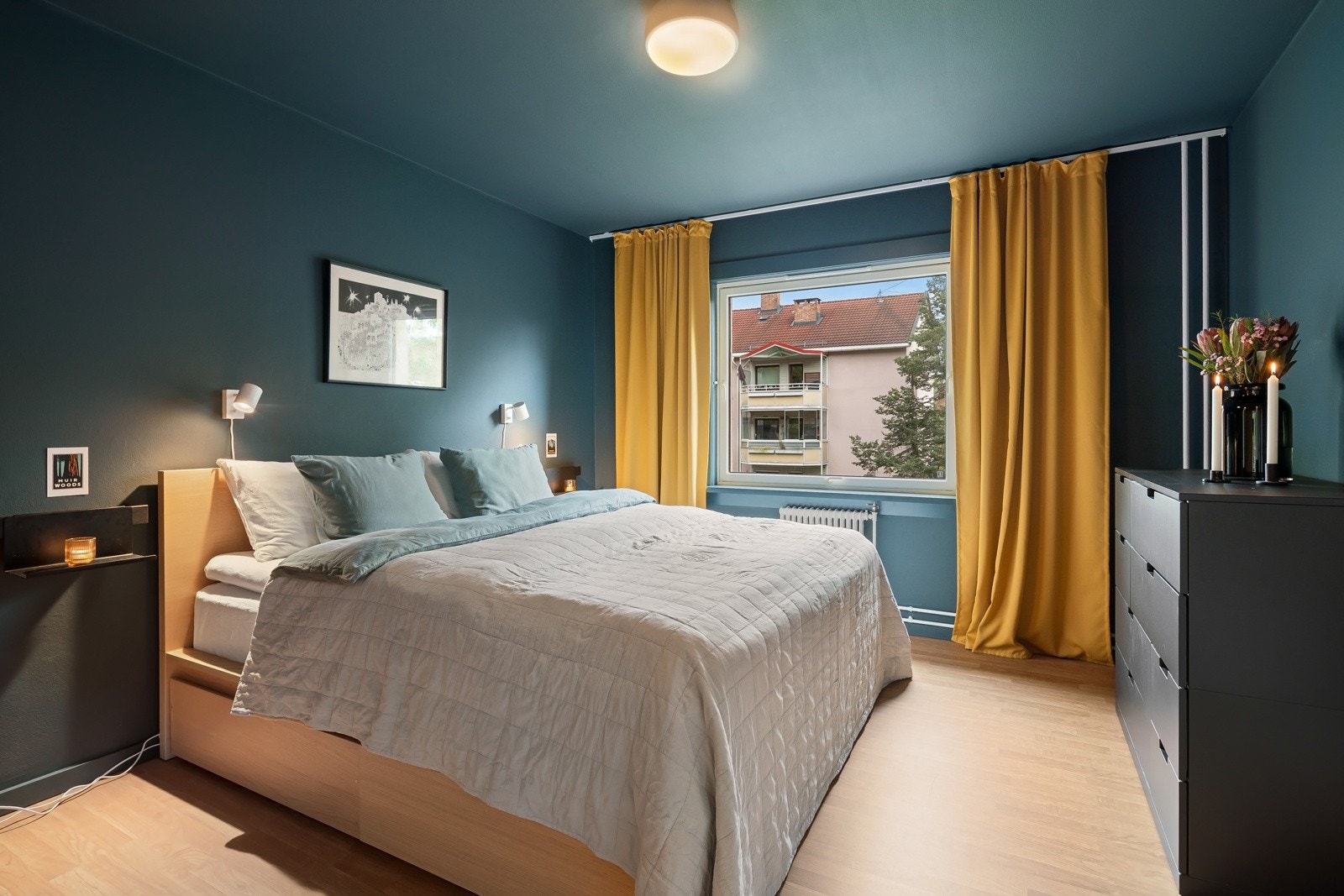 Hovedsoverommet er av god størrelse og har rikelig med plass til ønsket innredning. Galleribilde