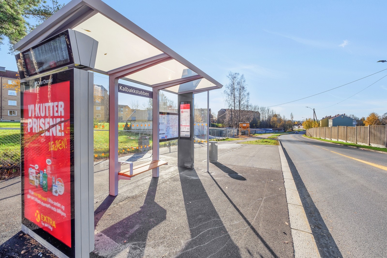 Området gir mulighet for offentlig kommunikasjon via buss, T-bane, tog og flybuss, hvorav nærmeste for buss holdeplass er Nedre Kalbakkvei og ligger få meter fra boligen. Galleribilde