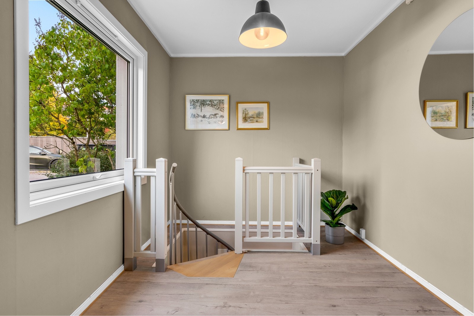 Hele boligen har nyere vinduer fra 2014-2019. Veldrevet borettslag med god vedlikeholdshistorikk. Galleribilde