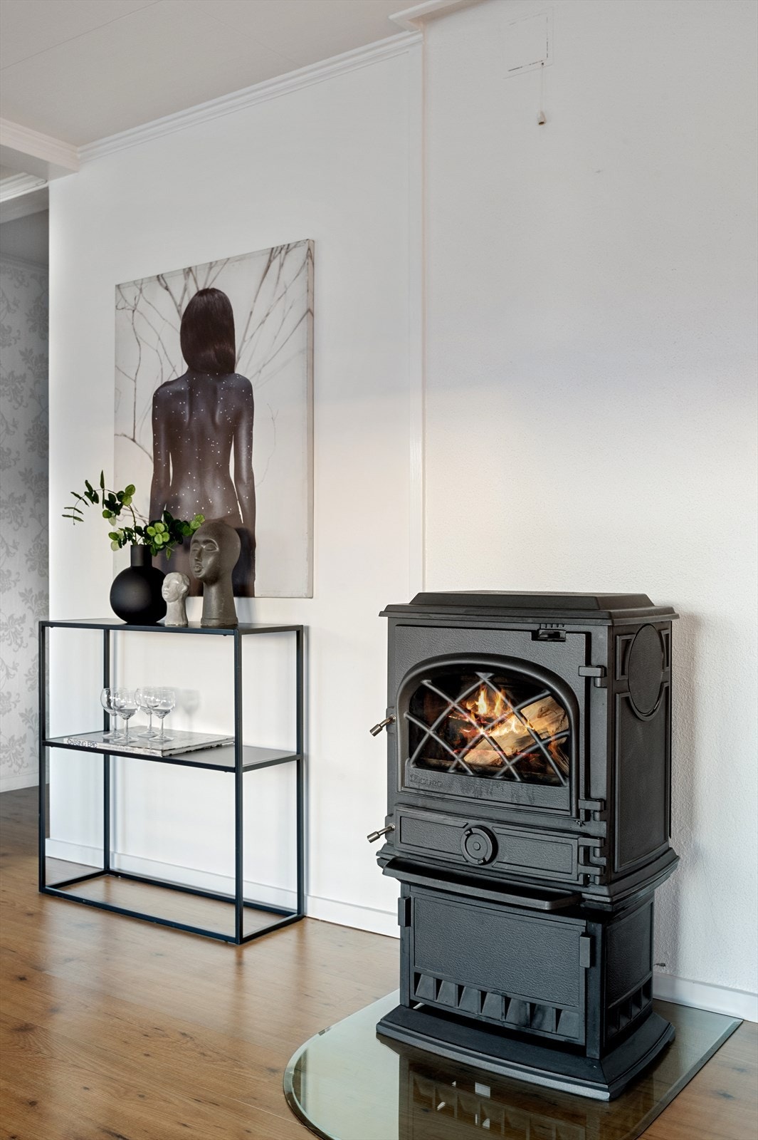 Peisovn i stue. Galleribilde