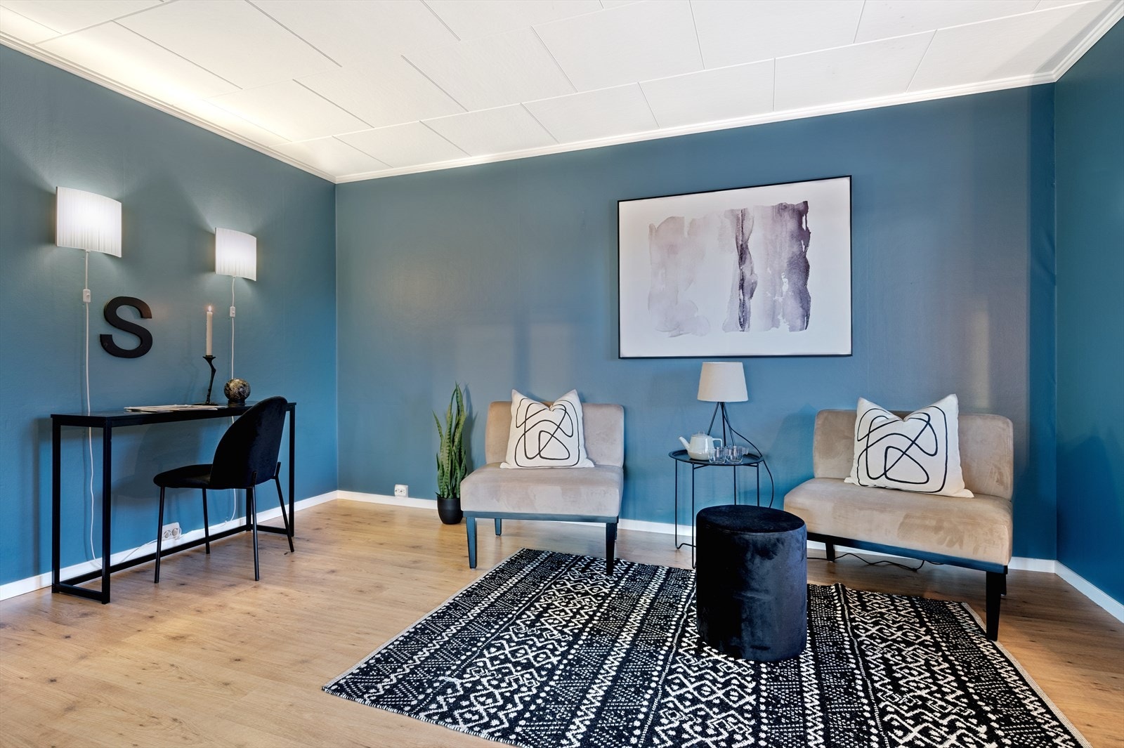 Koselig stue med god plass til sittegruppe. Galleribilde