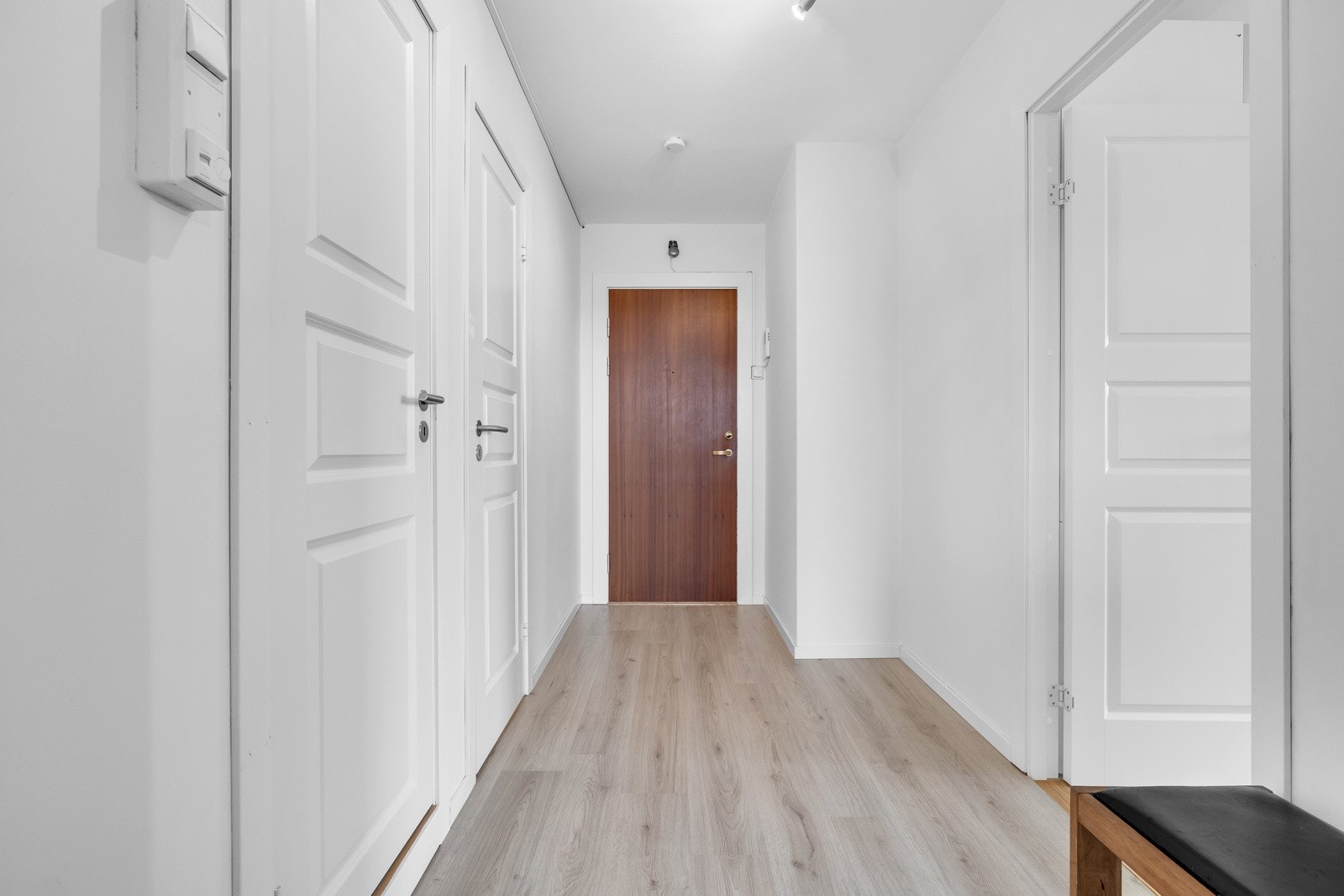 Romslig, innbydende entré Galleribilde
