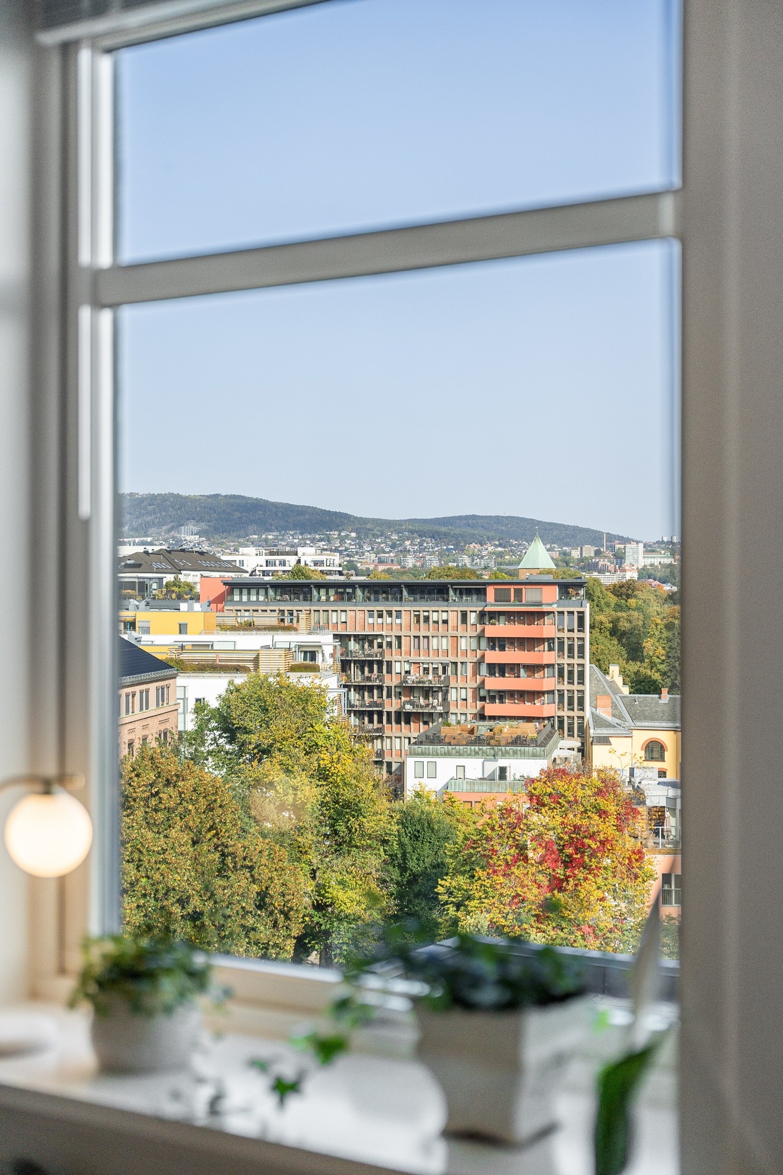 Varmt vann, fyring og tv-anlegg/bredbånd er inkludert i fellesutgiftene. Galleribilde