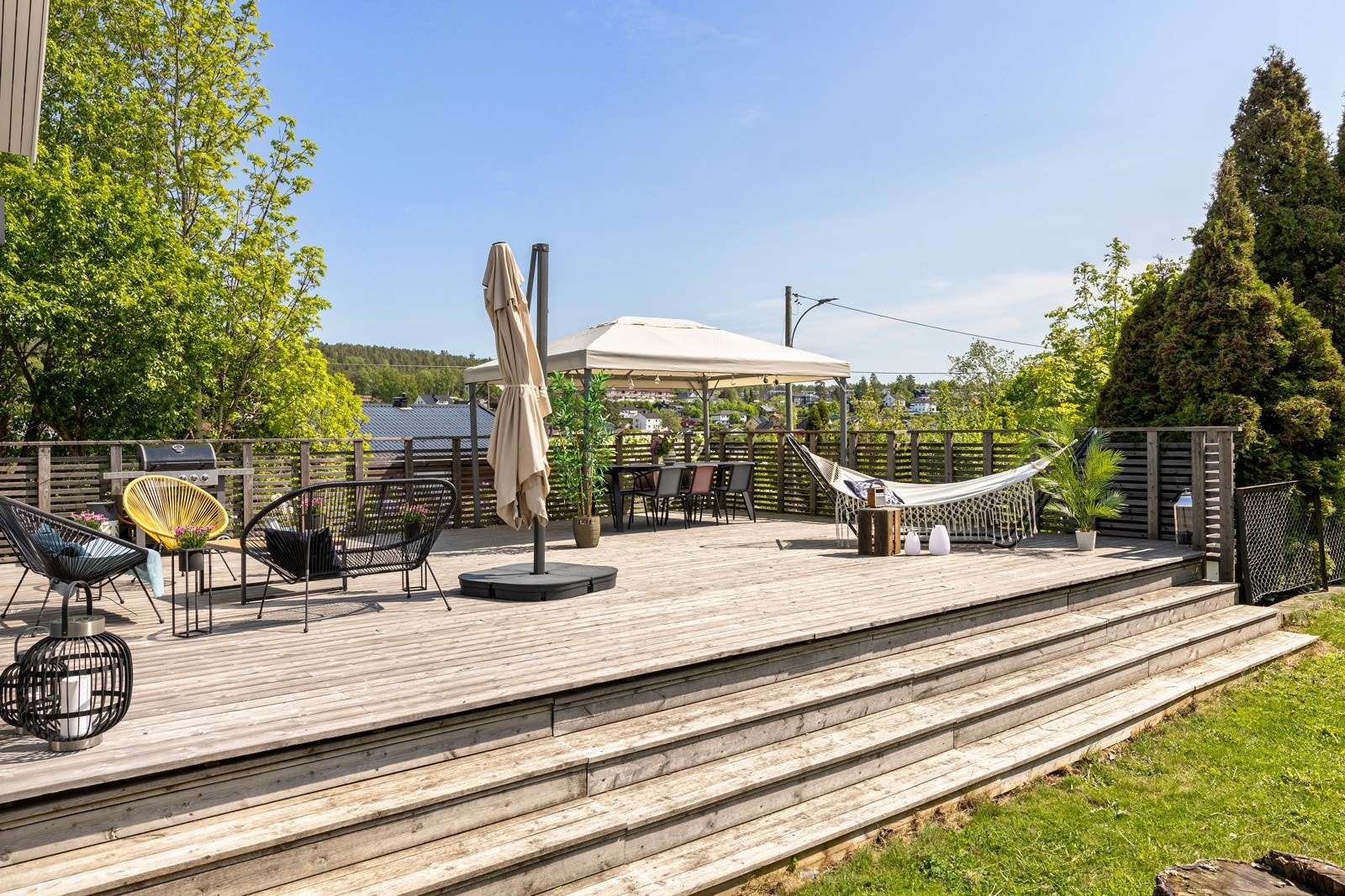 En deilig stor terrasse med flotte solforhold. Galleribilde