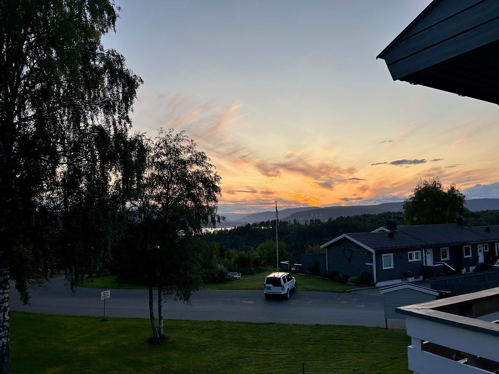 Utsikt fra terrasse i 2. etg (bilde tatt av selger) Galleribilde