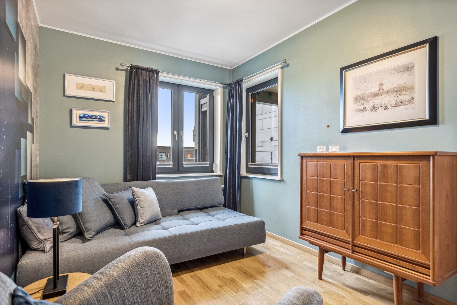 Soverom 2 har adkomst fra stue og er på ca 10 kvm. Galleribilde