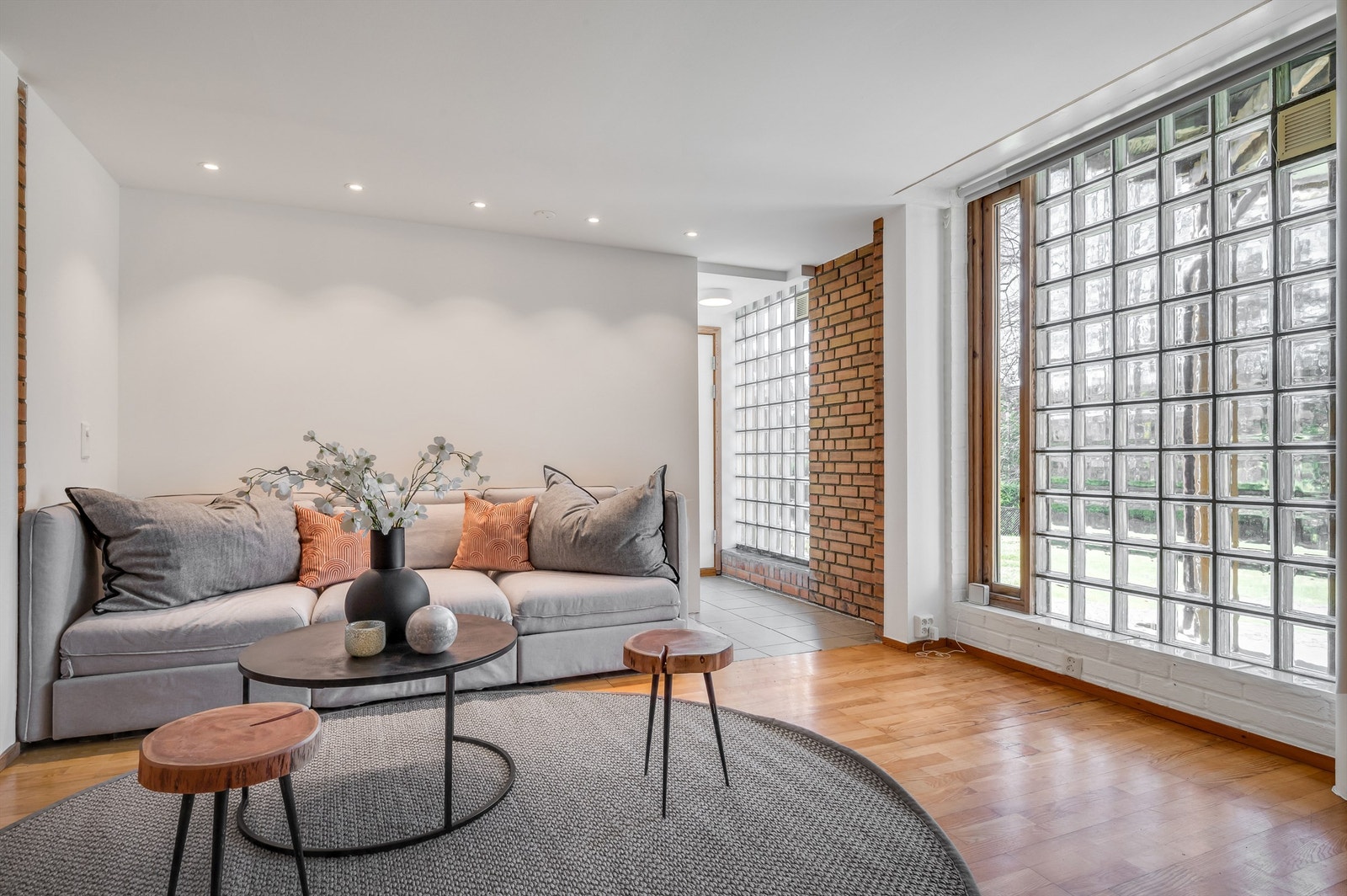 Soverom til høyre for hallen er innredet med hybelkjøkken. Galleribilde