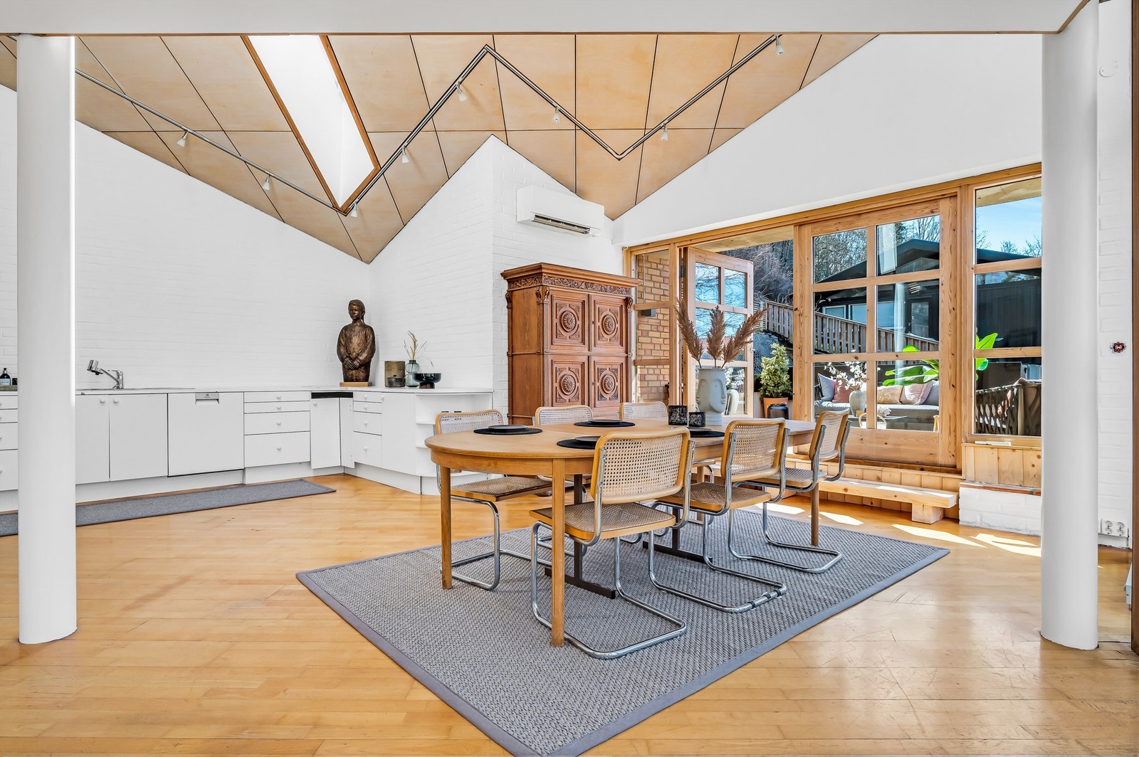 Mange spennende detaljer i denne boligen. Galleribilde